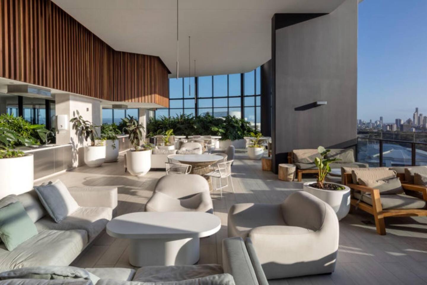 Serene Hinterland Views From The Star - One Bedroom Luxe On The Star Apartment