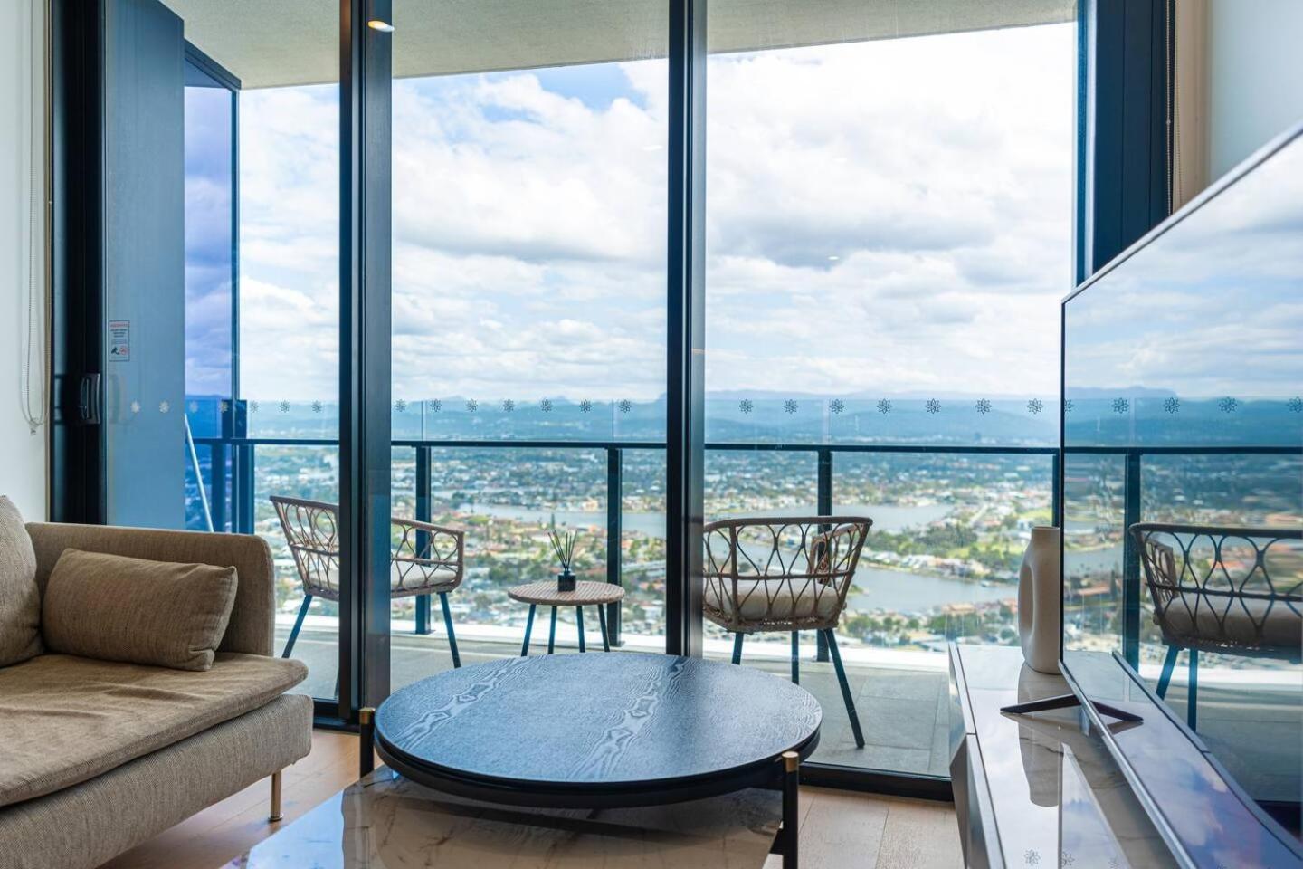 Serene Hinterland Views From The Star - One Bedroom Luxe On The Star